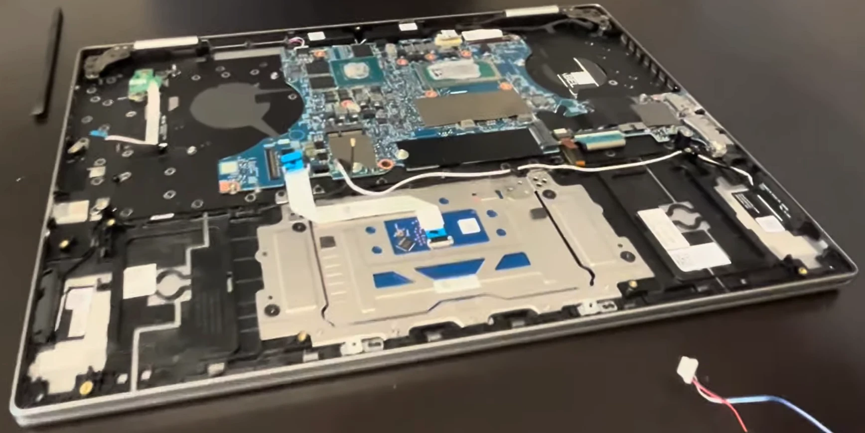 asus-rog-zephyrus-m16-disassembly-guide-how-to-replace-ram-ssd-battery-fix-lcd-scree